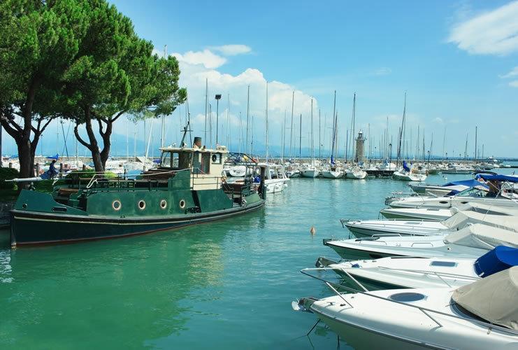 Relais De La Place Appartement Desenzano del Garda Buitenkant foto