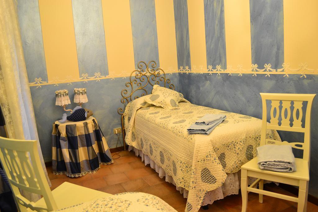 Relais De La Place Appartement Desenzano del Garda Kamer foto