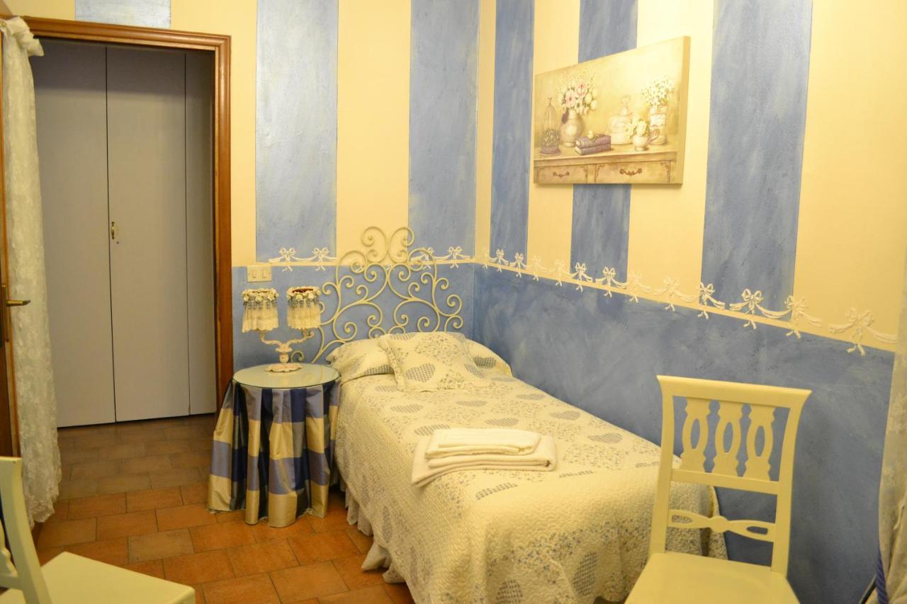 Relais De La Place Appartement Desenzano del Garda Buitenkant foto