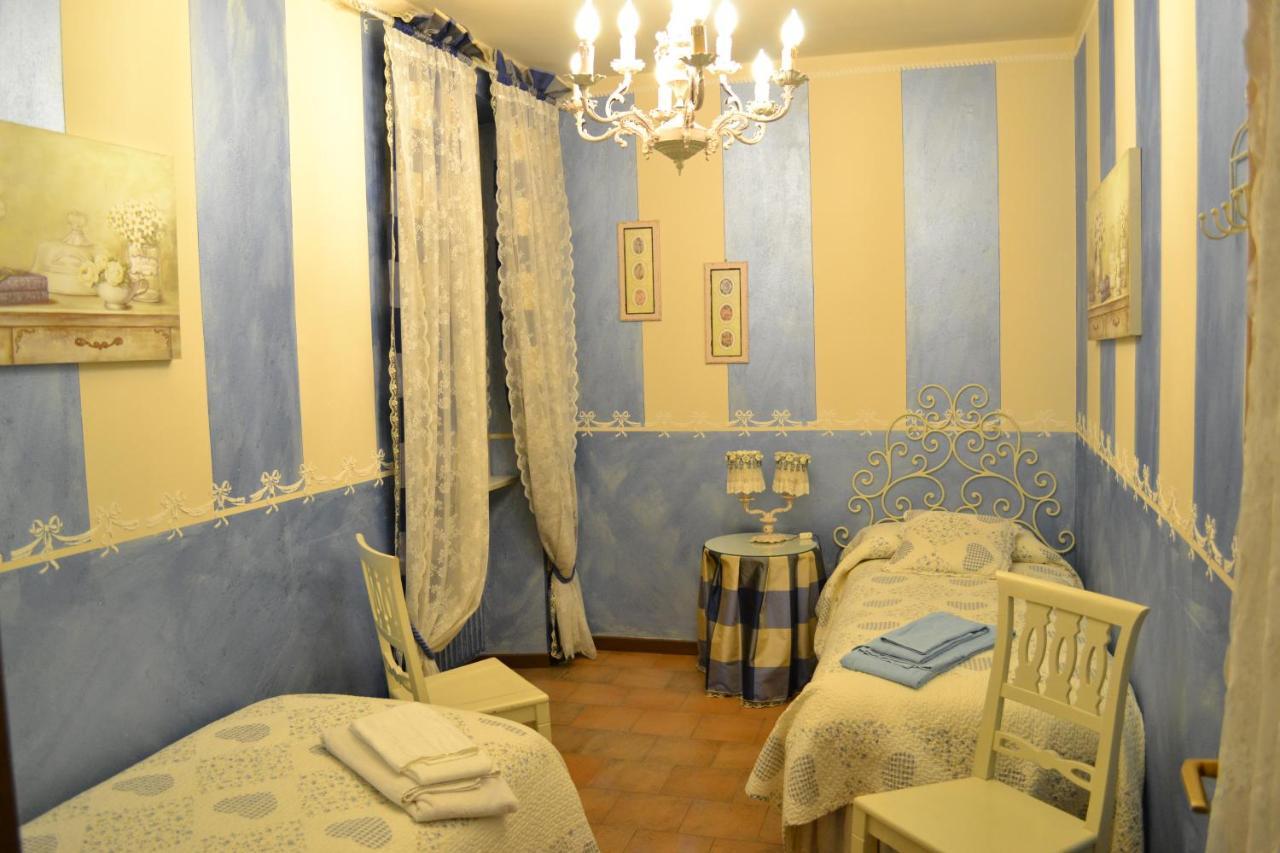 Relais De La Place Appartement Desenzano del Garda Buitenkant foto